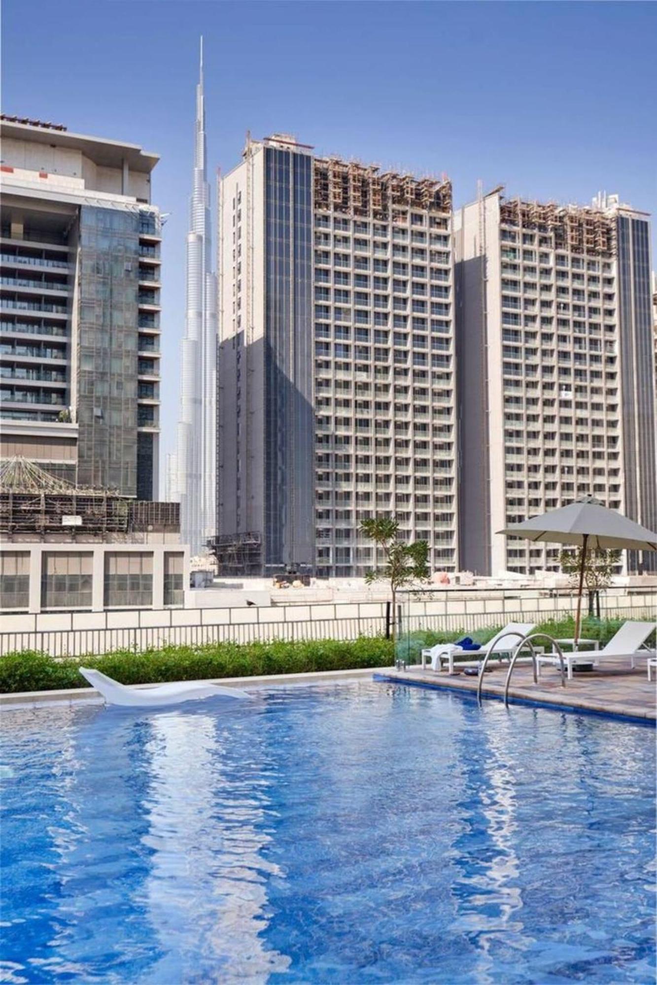 Canal View 1br Flat 5 Min Walk To Mall * Dubai